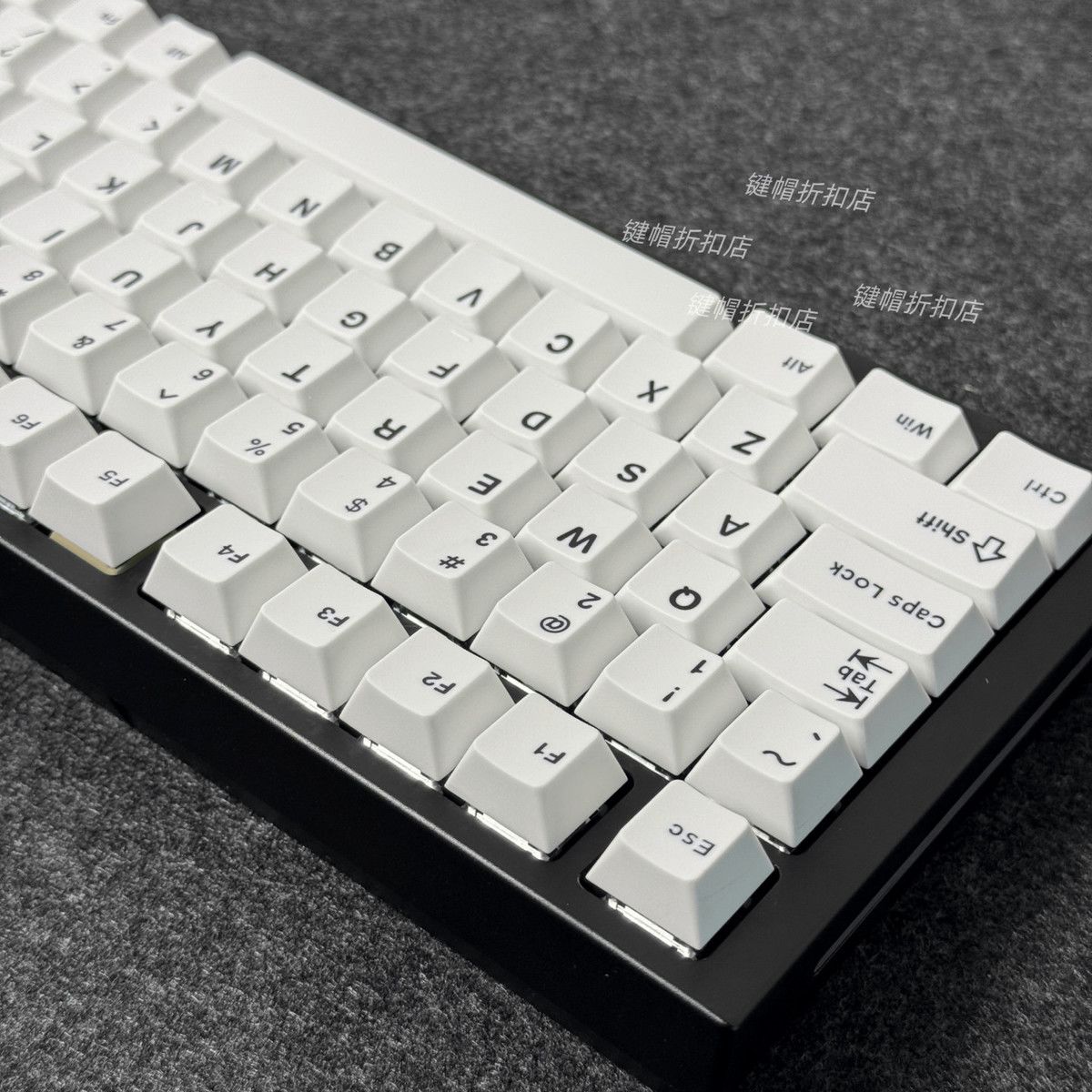 Minimalistische puur witte toe - Gaming Keyboard Extension recensie en prijs